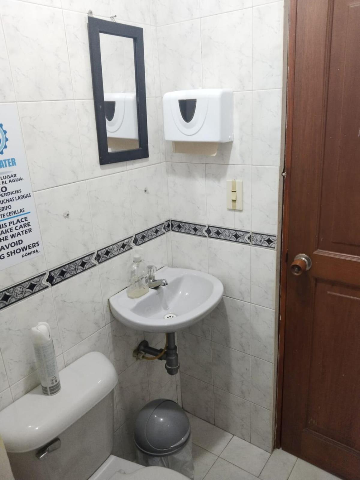 Habitaciones Cerca Al Aeropuerto Centro Y Centro Conecta Embajada Americana Bogotá Eksteriør bilde